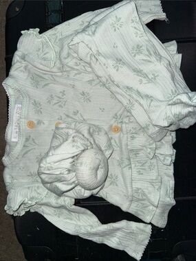 Rachel Zoe Light Green Floral Ribbed Baby Top & bottom with Matching Headband